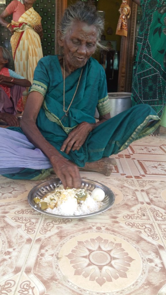 Food support to 32 neglected elders