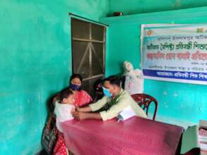 Doctor provide treatment to the Children