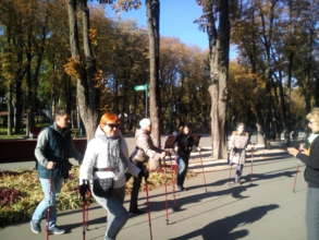 Join workout for the Nordic walking
