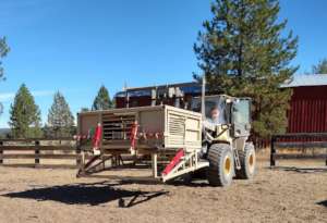 Chute for safe hoof trimming and medical attention