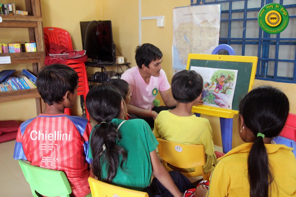Promote Culture of Reading to Cambodian Children