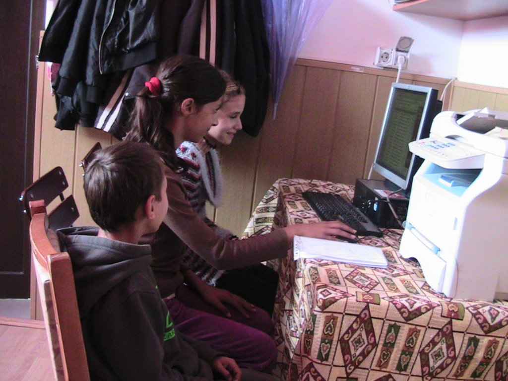 Give 500 Computers to Romania's Disadvantaged Kids