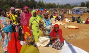 Soyama women with beans at market