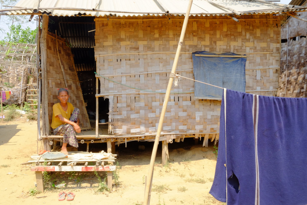 Empower 100 women to sell solar lights in Myanmar