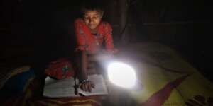 Solar Lamps Brightened the Coastal Students