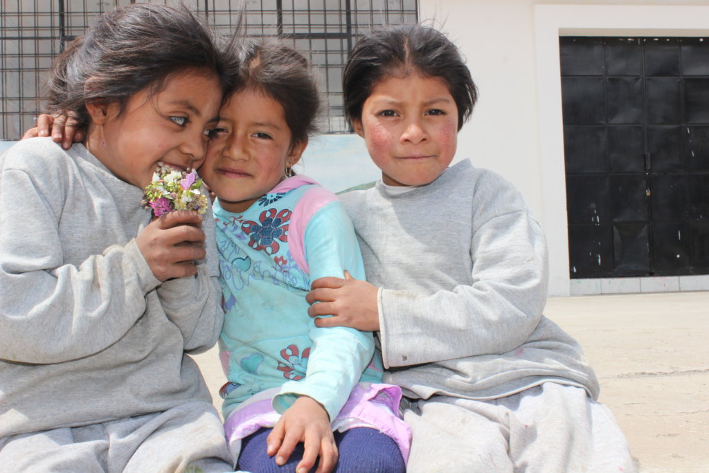 Create 60 E-Libraries for Post-Earthquake Ecuador