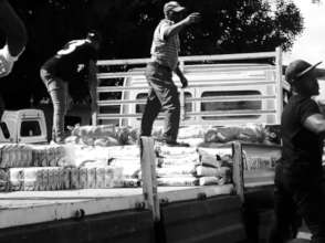 Loading the food to transport to Chintsa.