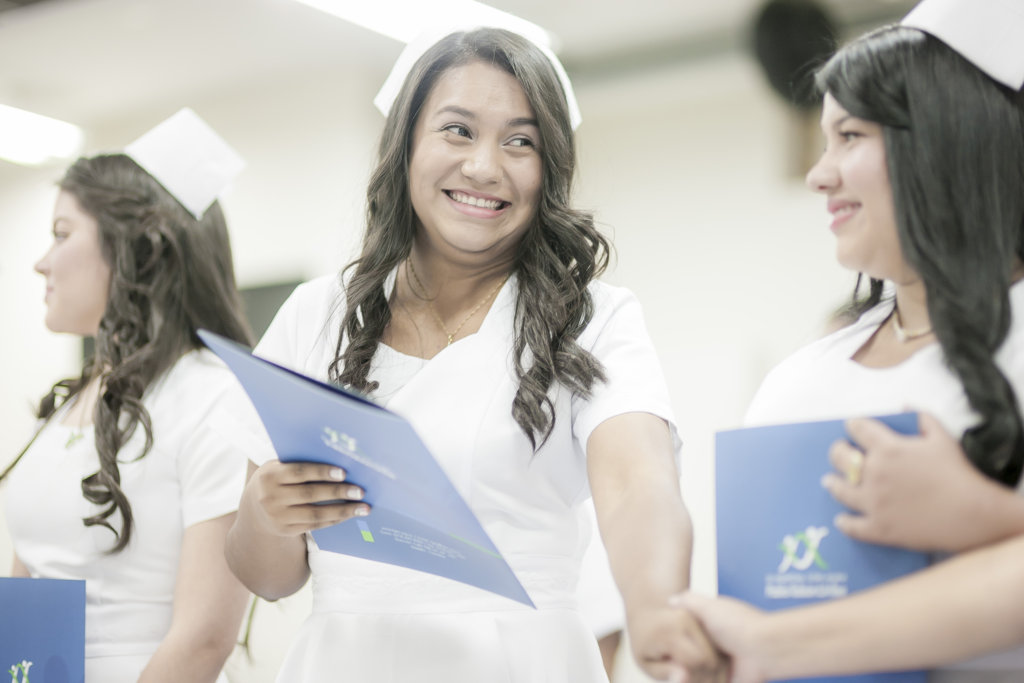 Help 90 young Colombians become nurse technicians