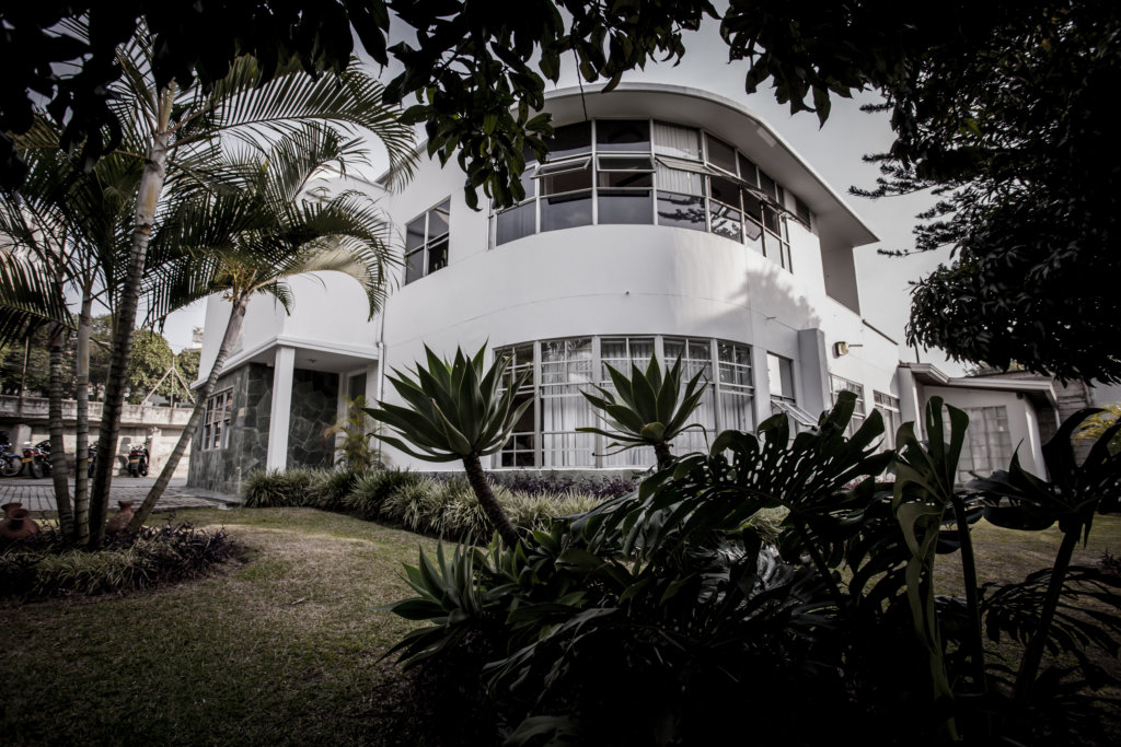 Help 90 young Colombians become nurse technicians