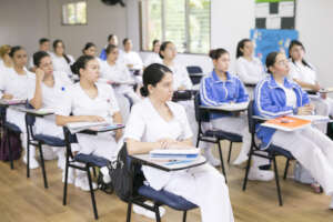 Help 90 young Colombians become nurse technicians