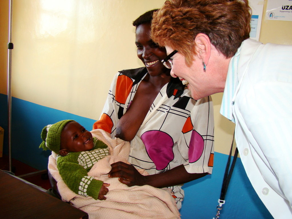 GHP volunteer working in Kisesini Clinic