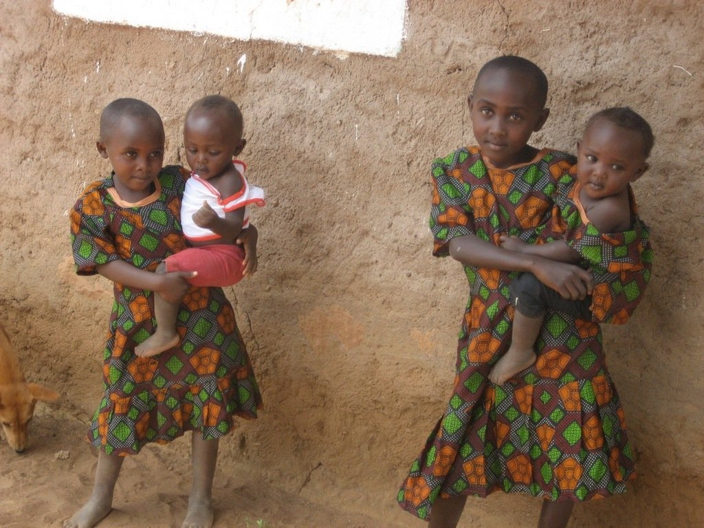 Kamba children in a village near Kisesini
