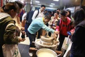 Module 5. Teachers experiencing milling rice syrup