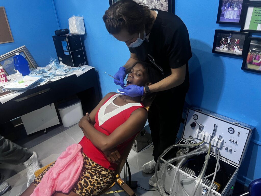 Offer Hope for 300 Youth in the Dominican Republic