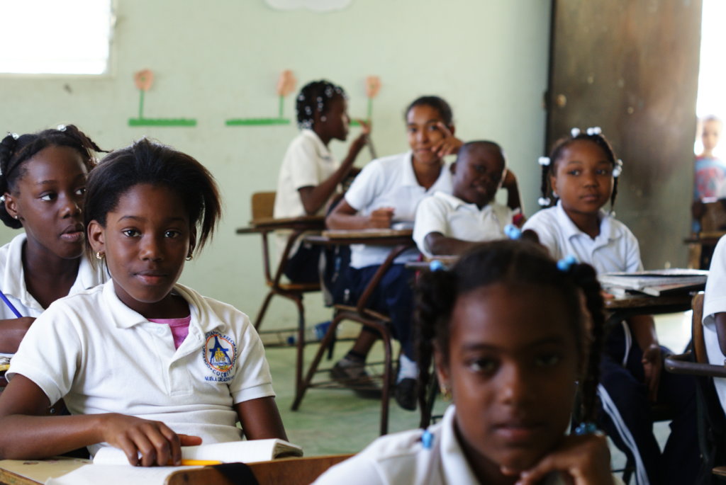 Offer Hope for 300 Youth in the Dominican Republic