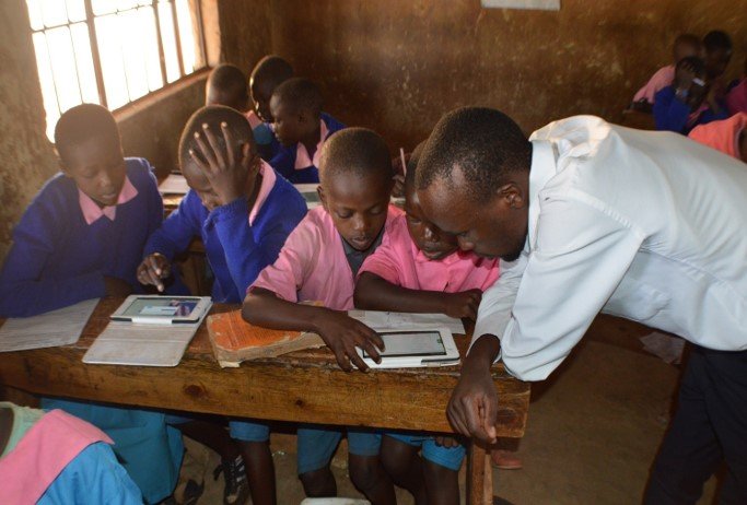 Use tablets to support communities in rural Kenya