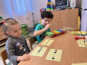 Art therapy sessions relieve psychological tension