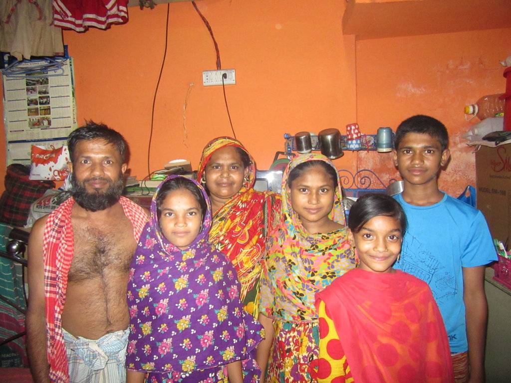 Educate 100 Slum Children in Bangladesh