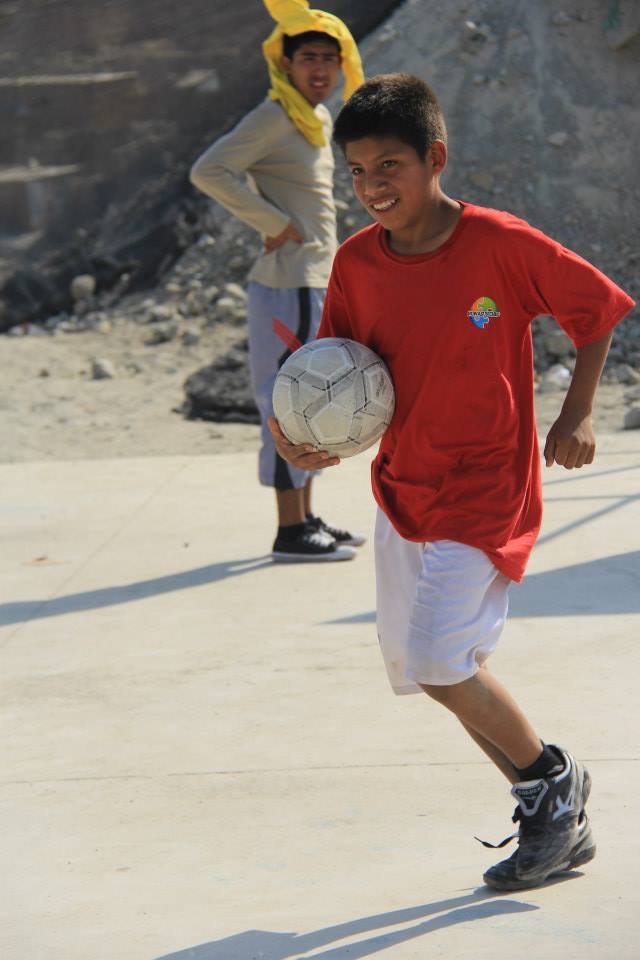 Empower 100 young leaders from Manchay, Peru