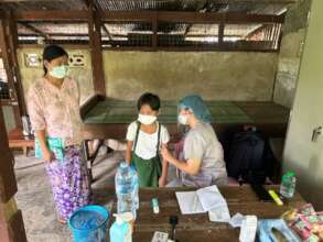 medical doctor conducting an examination