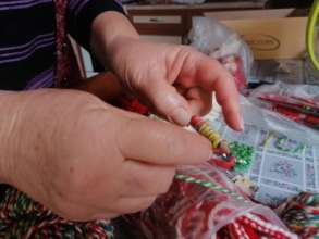 Granny Svetla making martenitsi