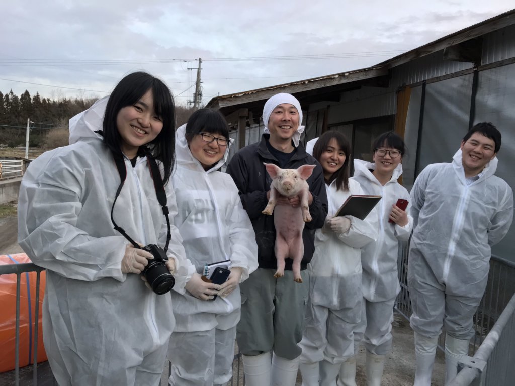 Student reporters and Mr. Nakanome