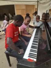 Ian teaching at the KMS Holiday Camp (2)