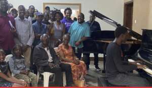 Jimmy playing at a KMS piano inspiration evening