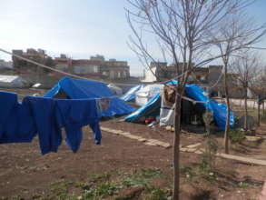 Family laundry outside Yzidi tent
