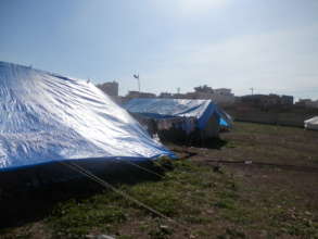 Closer look at Yzidi tarp shelter