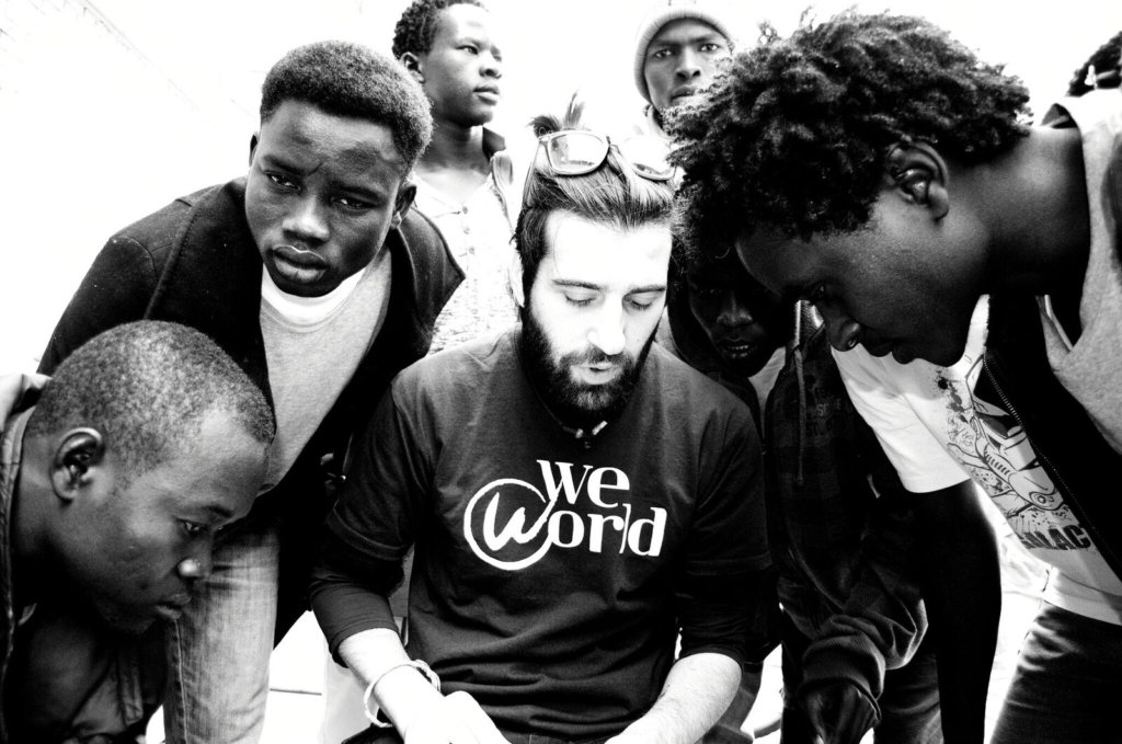 Get Information to Migrants and Refugees in Italy