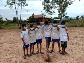 Small group to play together with masks