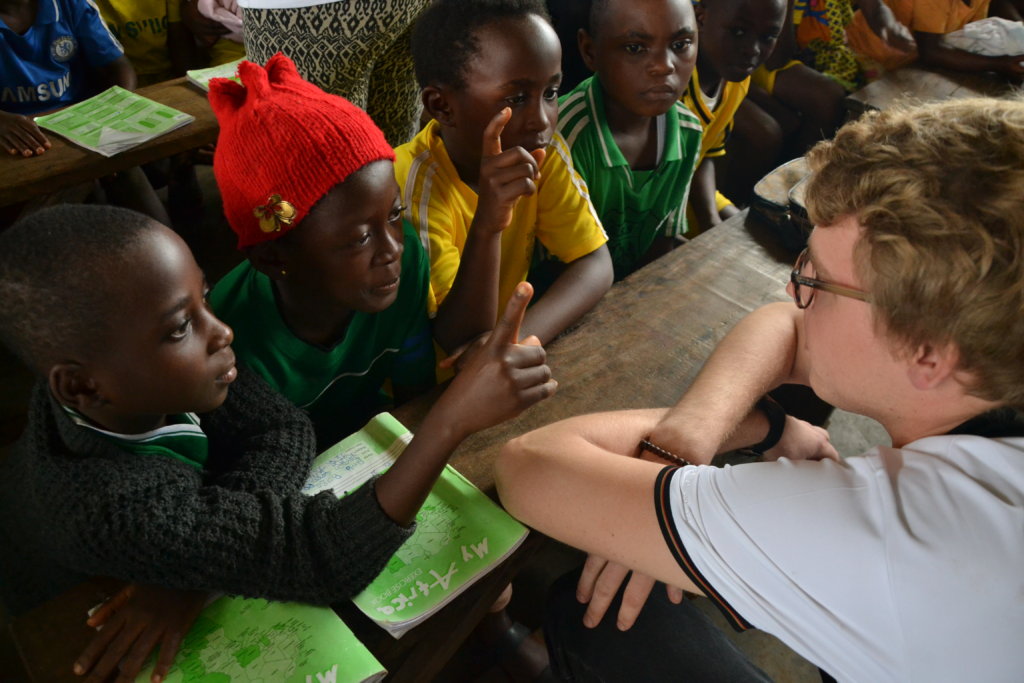 Build 100 Young Change Makers in Cameroon