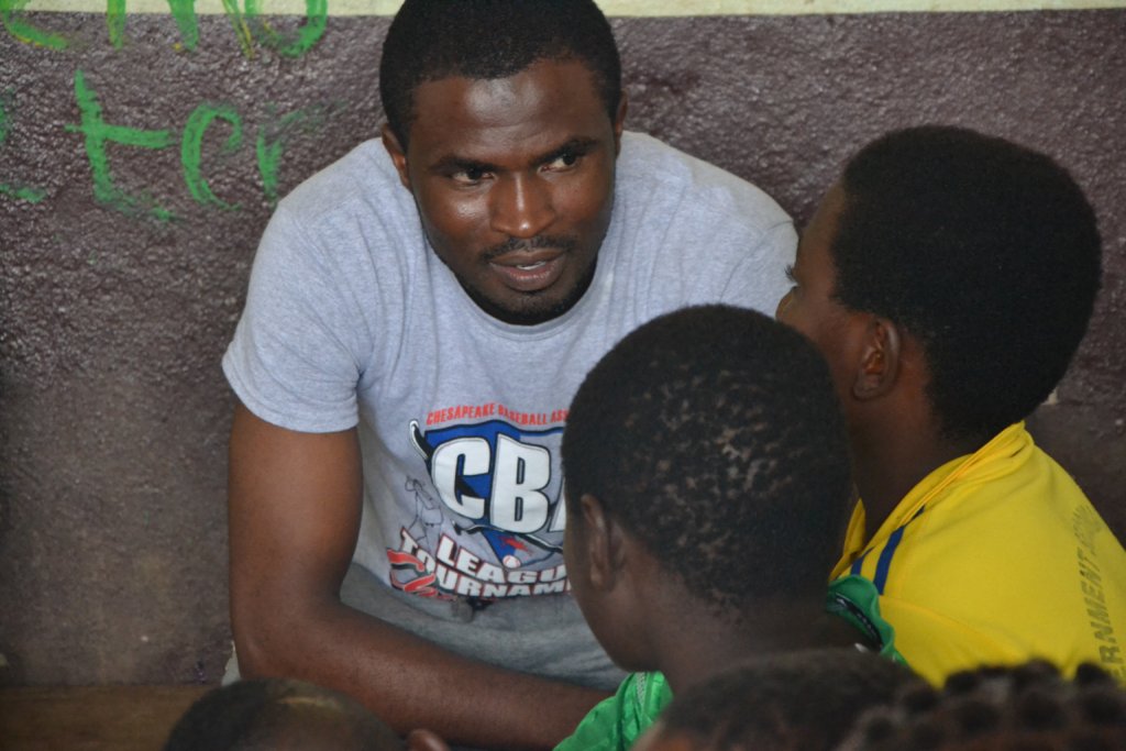 Build 100 Young Change Makers in Cameroon