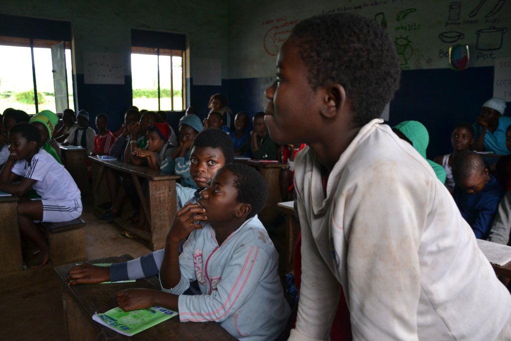 Build 100 Young Change Makers in Cameroon