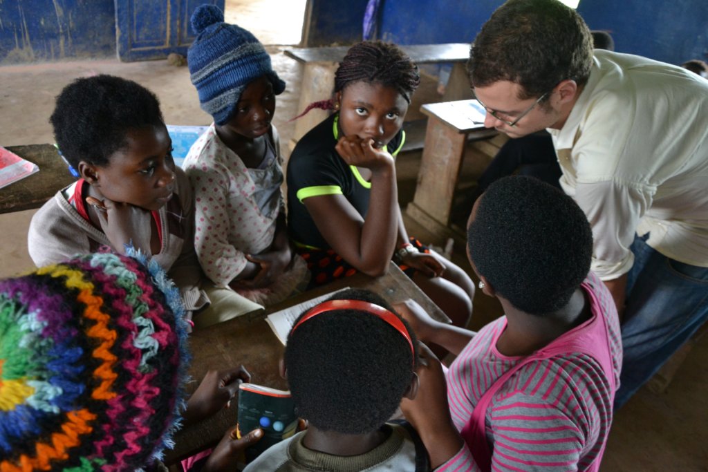 Build 100 Young Change Makers in Cameroon