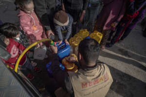 Providing clean water for families in Rafah