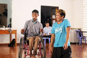 Veteran Performer, Savy, teaches a student