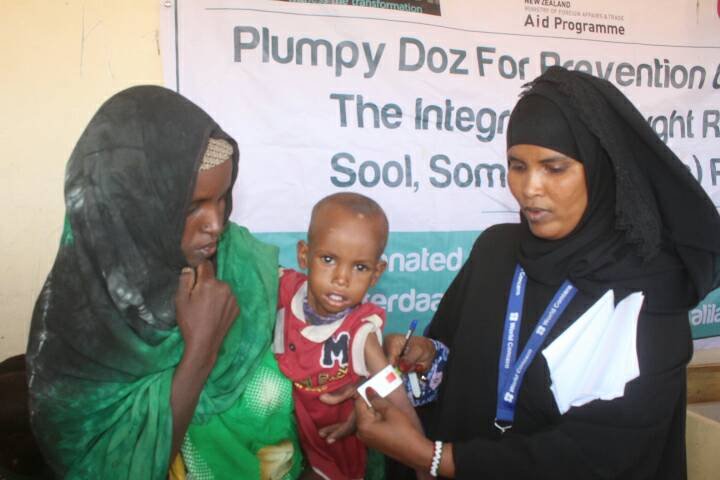 Nutrition Packets for Starving Kids in Somalia