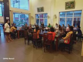 A cohort of women leaders meet in Kg. Thom.