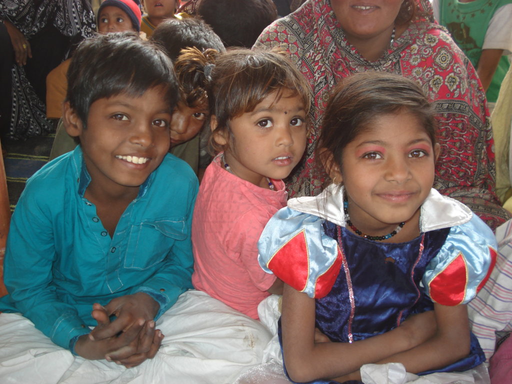 rehabilitate & Rescue 300 street children-pakistan