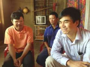AEPD outreach workers like Hoai advise caregivers