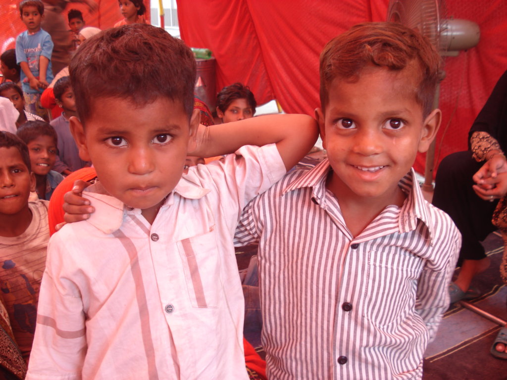 New clothes on Eid for 200 children in Pakistan