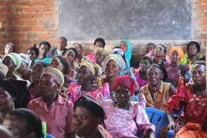 Women's group waiting to receive players