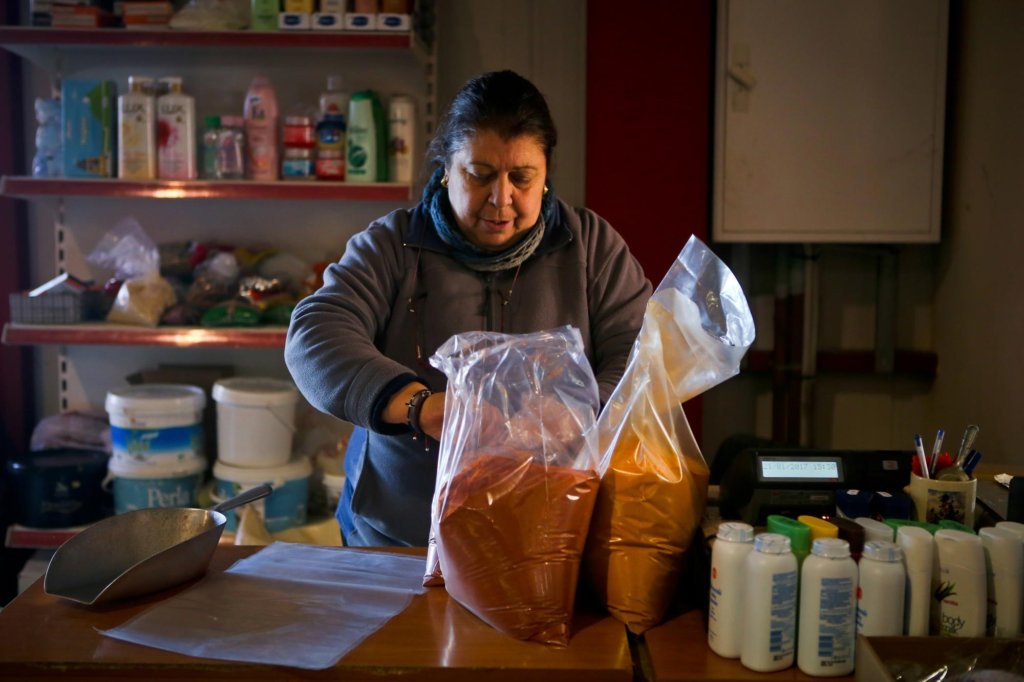 Feed & Empower Over 5000 Refugees in Greece