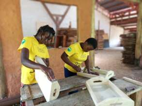 Onesemas & Trophy finishing their dovetailed trays