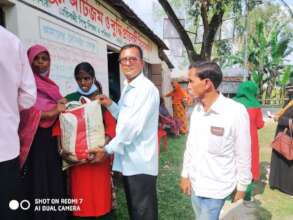 Nutritious Dry Food Distribute