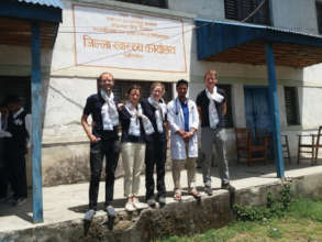 Brighton medical students with Nahakul