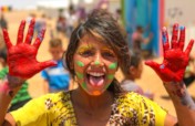 Paint murals with 300 Syrian Refugee children