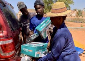 Anta in the field delivering safety shoes